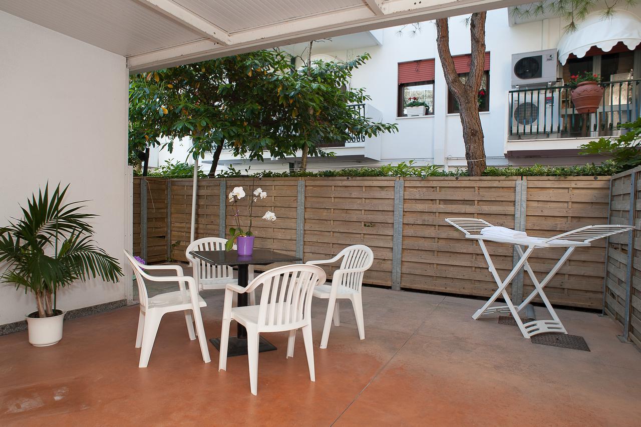 Residence Ca D'Oro Lido di Jesolo Buitenkant foto
