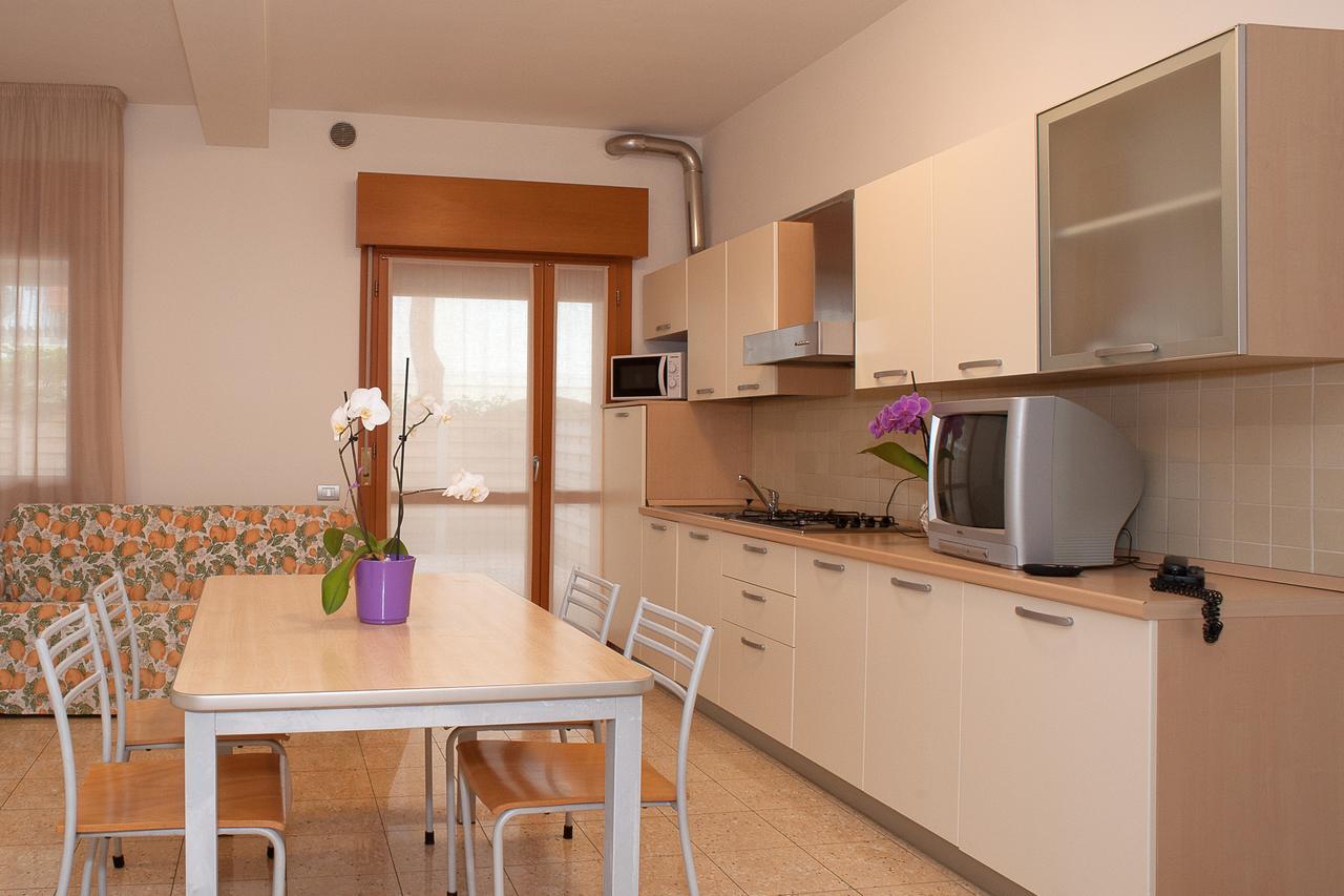 Residence Ca D'Oro Lido di Jesolo Buitenkant foto