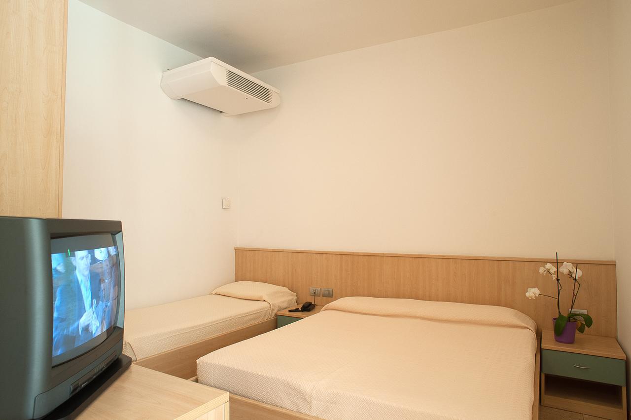 Residence Ca D'Oro Lido di Jesolo Buitenkant foto
