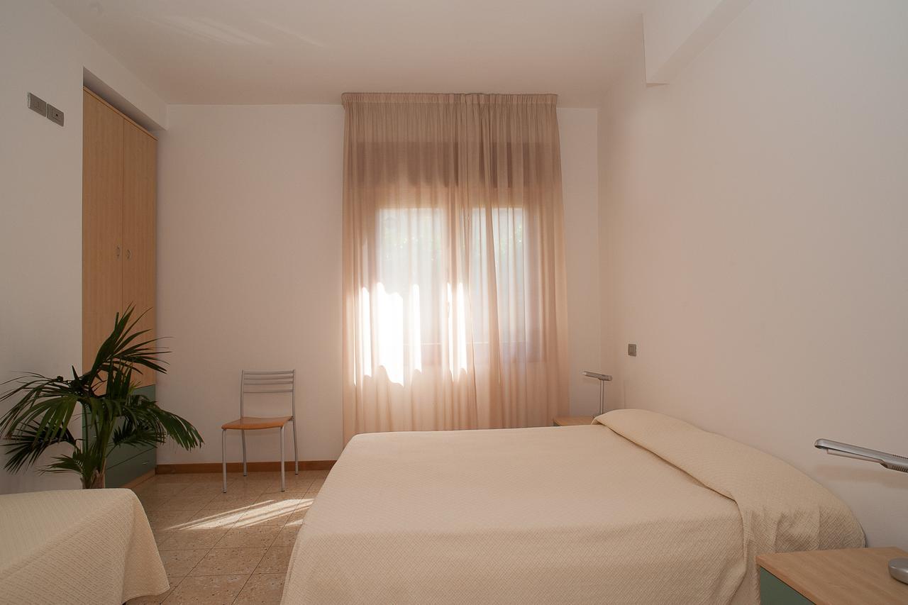 Residence Ca D'Oro Lido di Jesolo Buitenkant foto