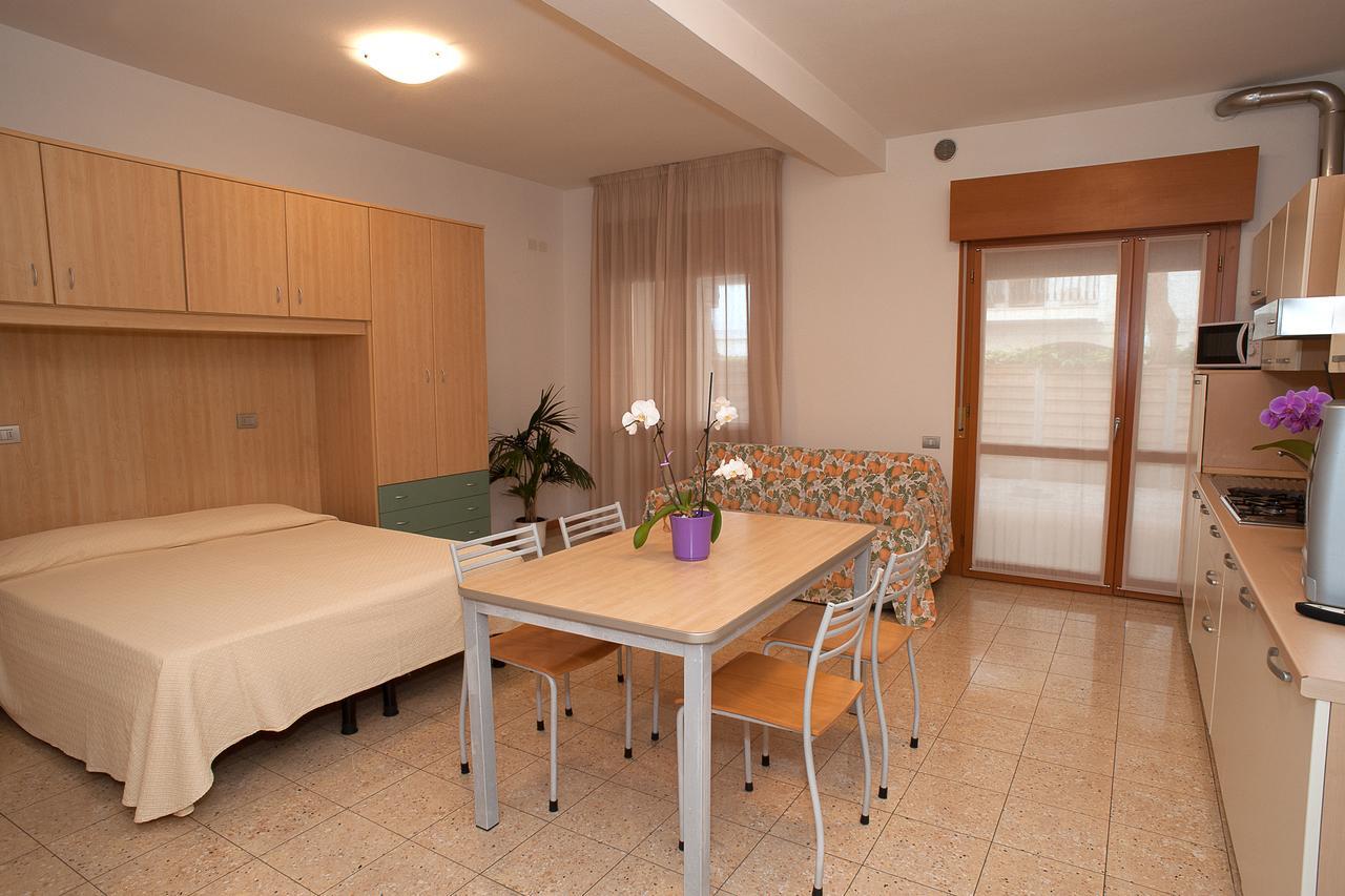 Residence Ca D'Oro Lido di Jesolo Buitenkant foto